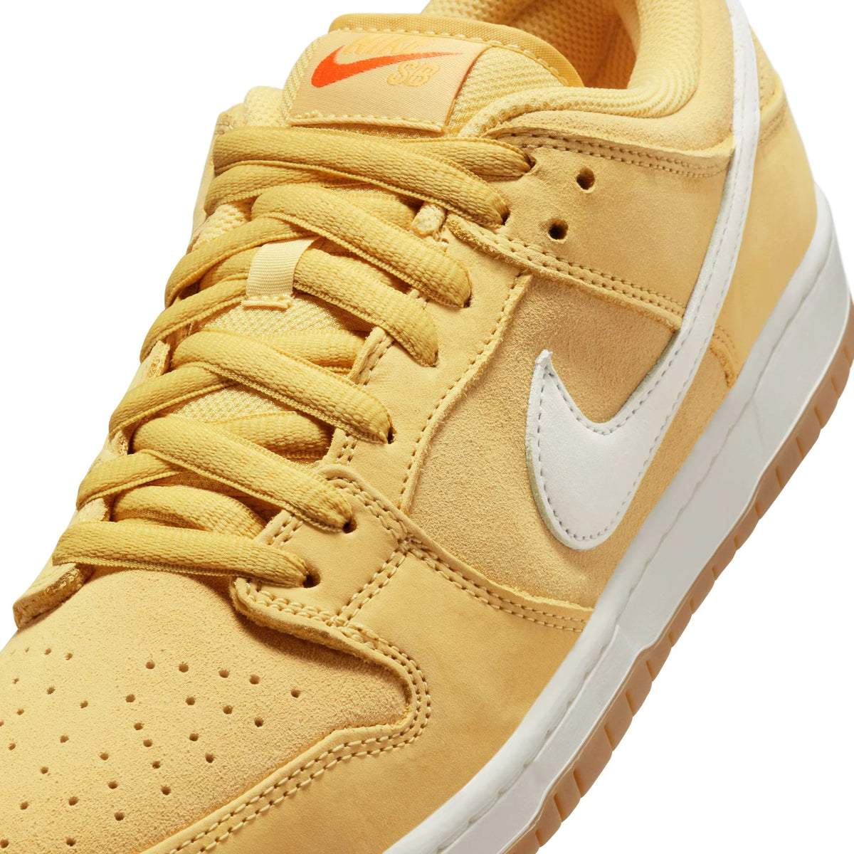 Nike SB Dunk Low Pro - Saturn Gold/Sail-Saturn Gold